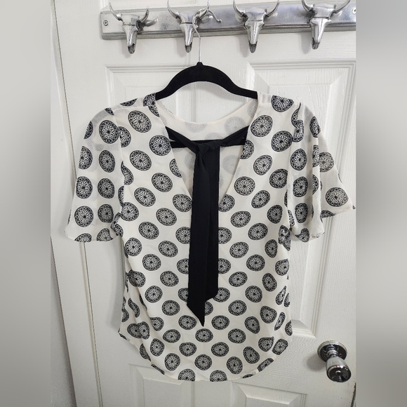 H&M Short Sleeve Blouse - Picture 2 of 3